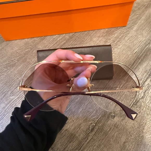 FENDI FRAMELESS SUNGLASSES - Picture 2 of 3